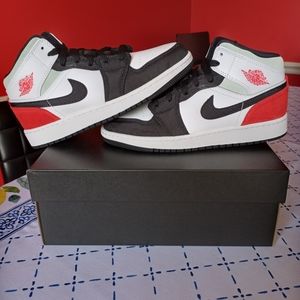 Nike Air Jordan 1 Mid Track Red Black White